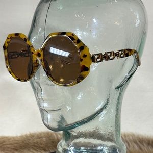 Wide Frame Diva Shades